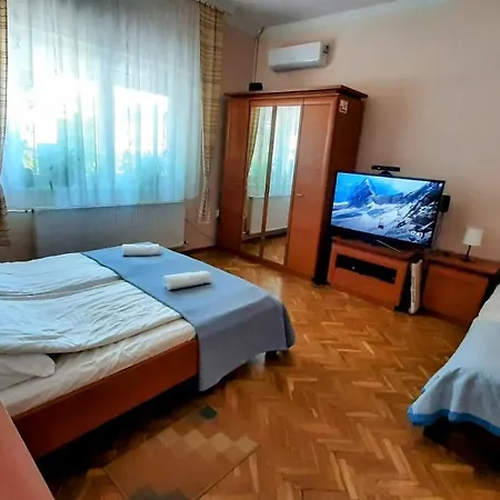 Mimo Apartman Holiday home *